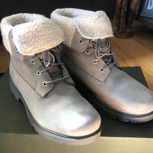 never worn 8.5 womens timberland boots